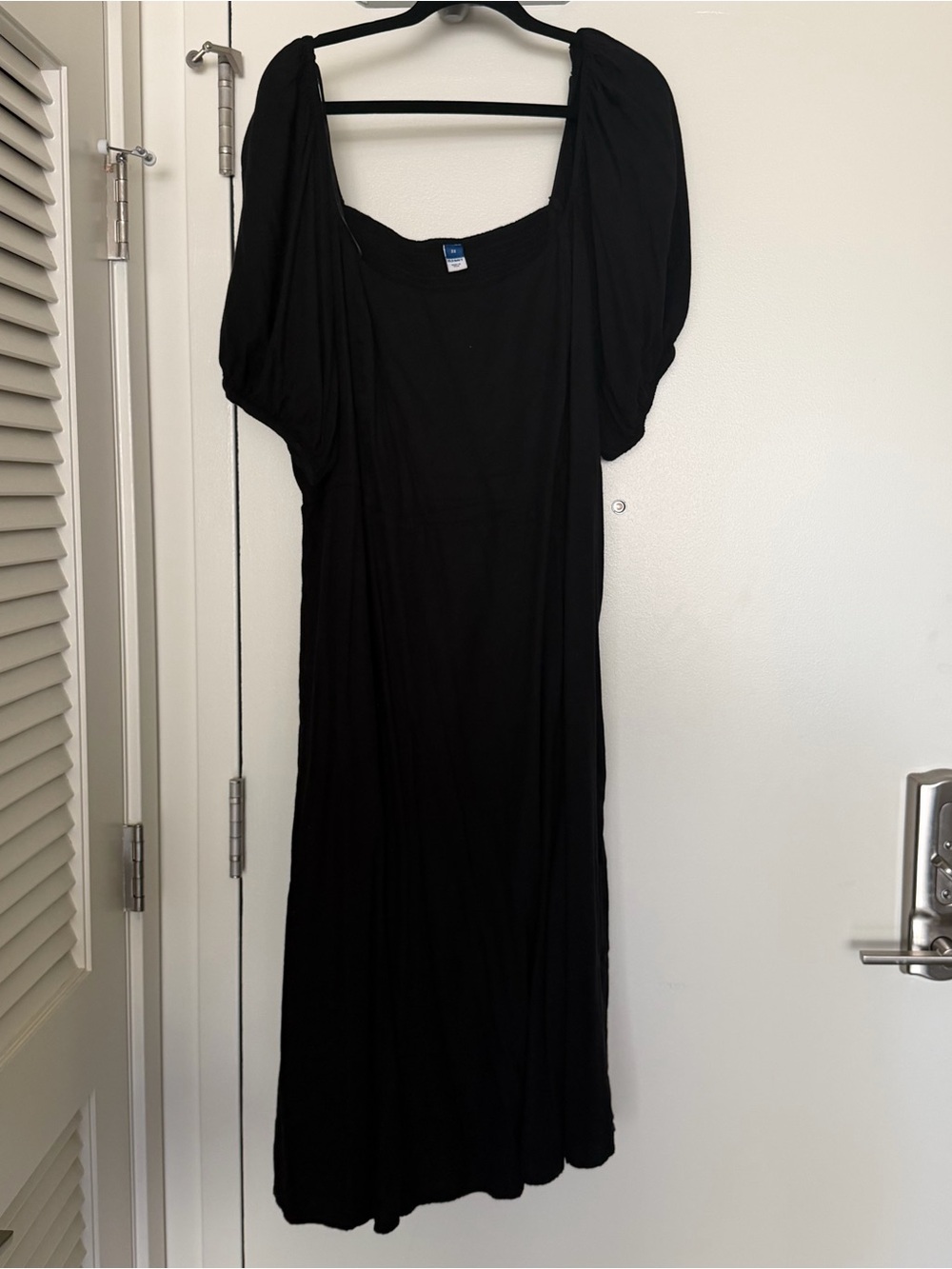 Old Navy Black Puff-Sleeve Midi Dress